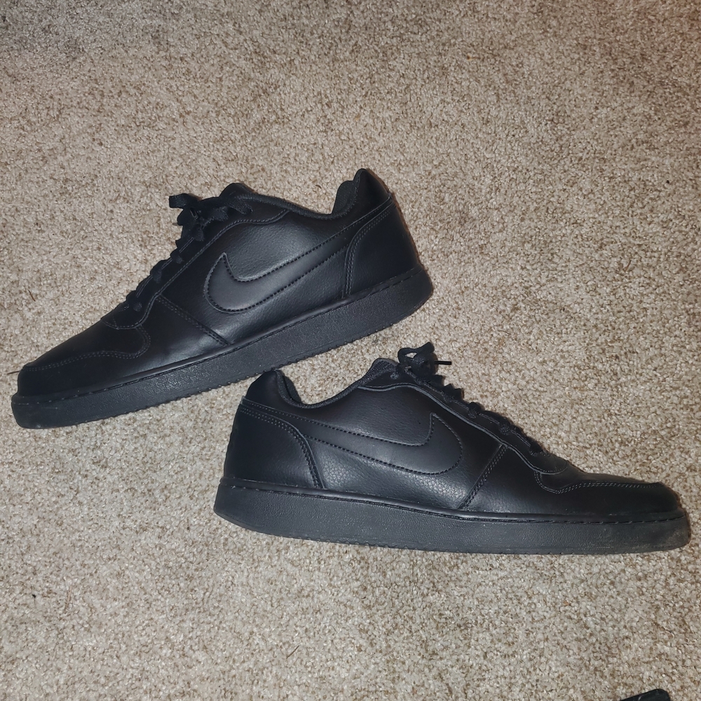 Nike Men's All-Black Leather Sneakers